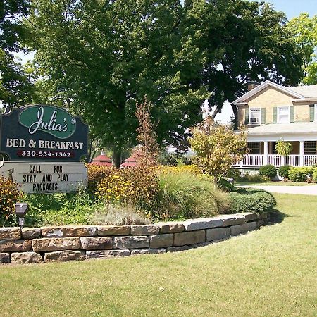 Julias Bed And Breakfast Hubbard Exterior photo