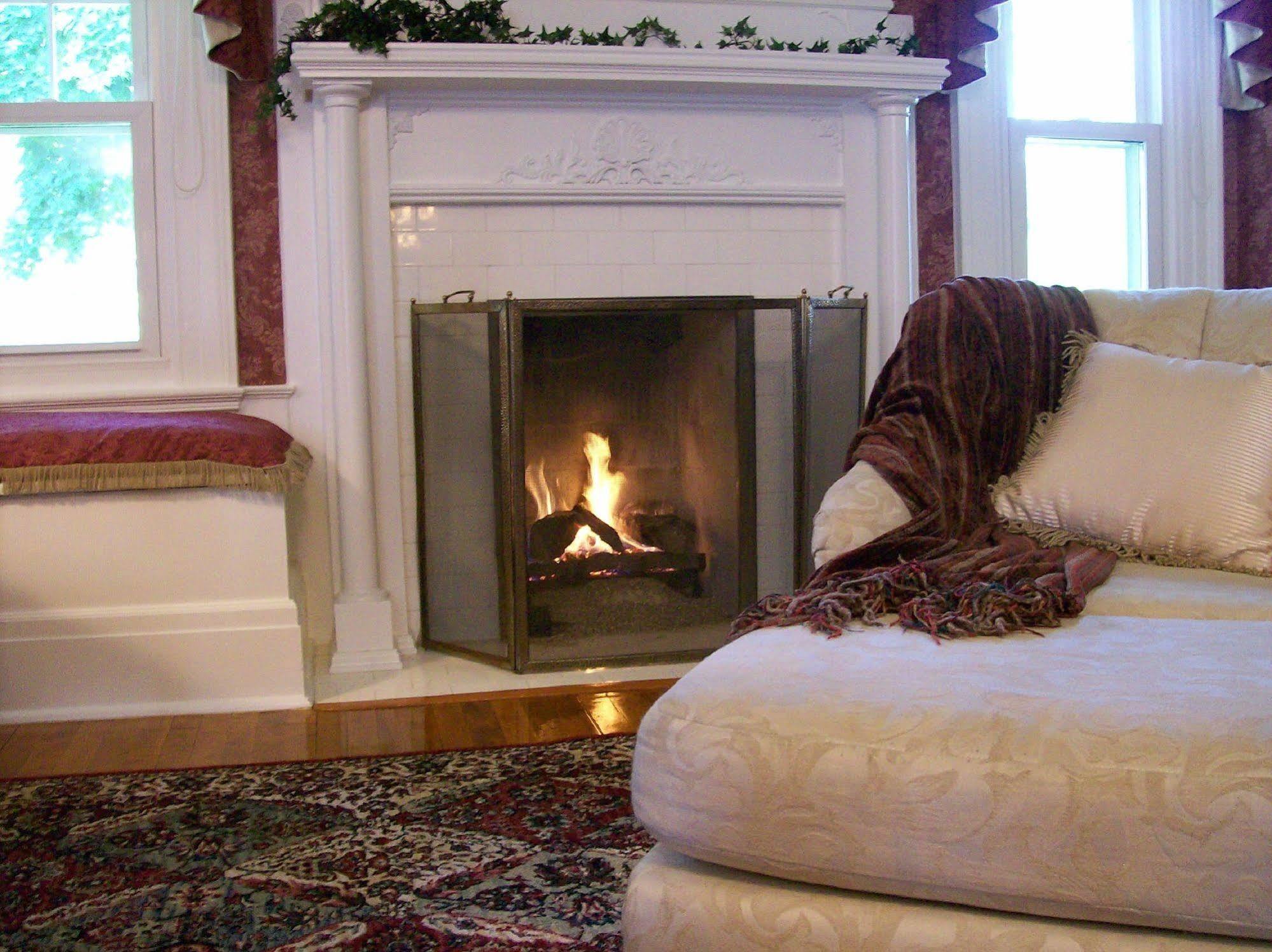 Julias Bed And Breakfast Hubbard Interior photo