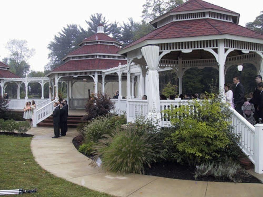 Julias Bed And Breakfast Hubbard Exterior photo